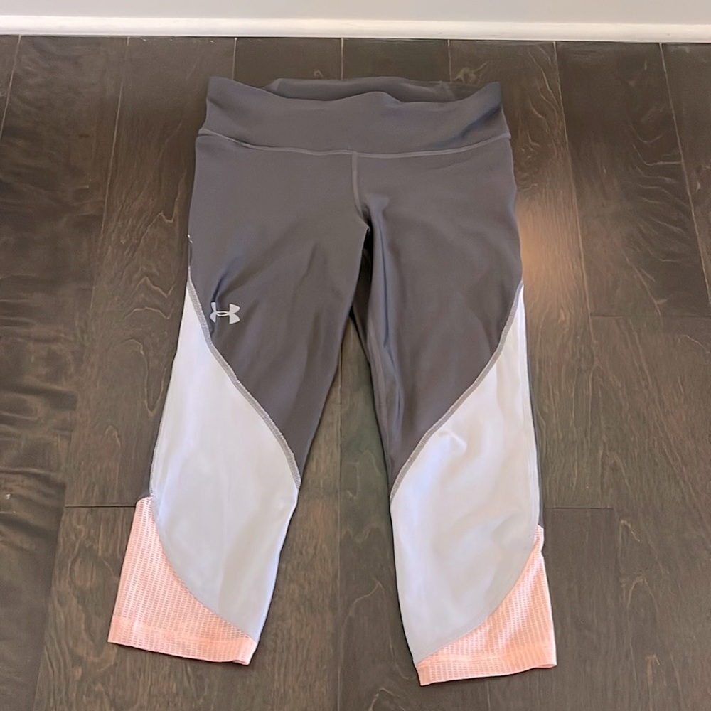 Under Armour compression capri leggings- gray/light gray/peach size medium